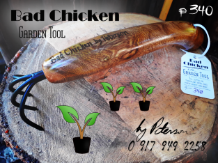 BAD CHICKEN – Garden Tool – by Peterson