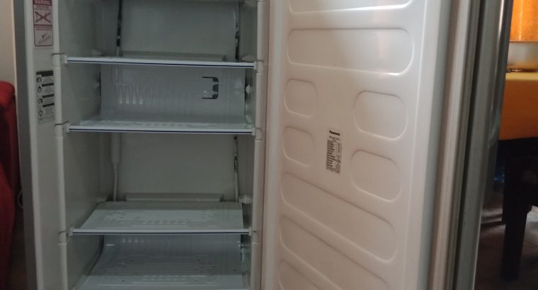 PANASONIC UPRIGHT FREEZER