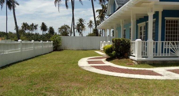 HOUSE FOR SALE NEAR THE BEACH