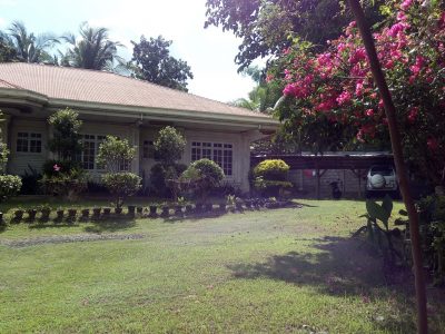 HOUSE FOR SALE ALONG THE NATIONAL HIGHWAY