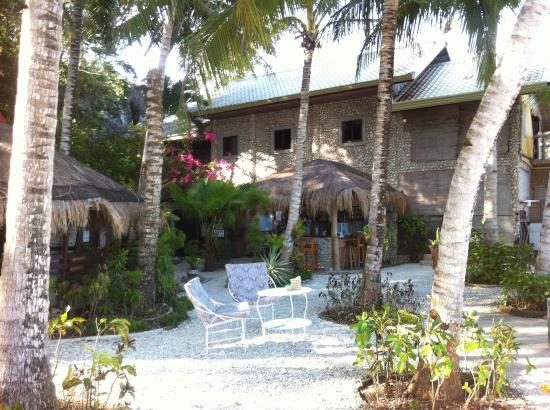 BEACHFRONT DIVE RESORT FOR SALE IN SIQUIJOR