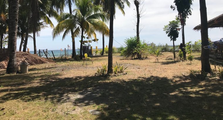 BEACHFRONT LOT AND HOUSE FOR SALE