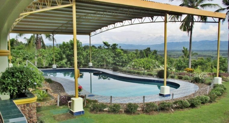 Country house with swimming pool and a stunning view