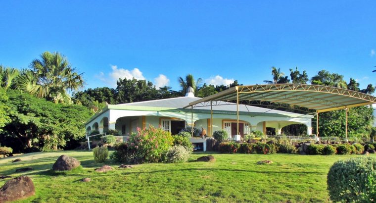 Country house with swimming pool and a stunning view