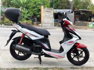 Kymco Super 8 Scooter